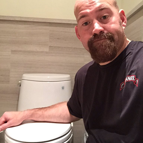 Kevin Youkilis Tweets Selfie with Toilet to Get Verified