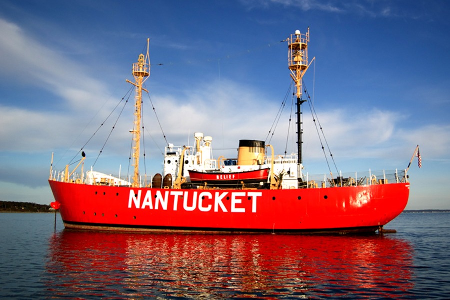 madlavning Bevæger sig udbytte You Can Live Inside the Big Red Nantucket Lightship