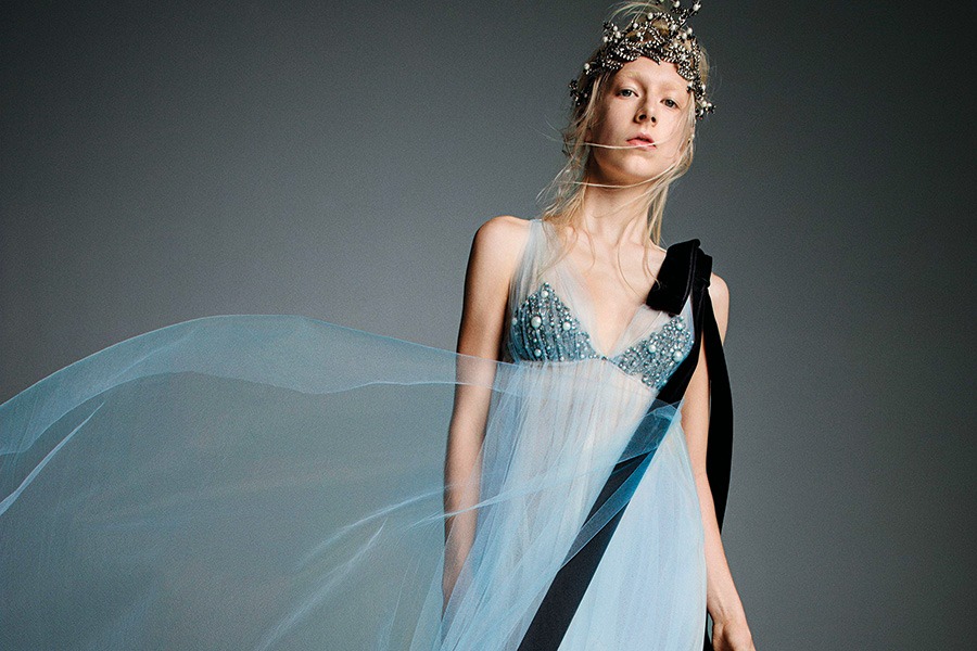 Blue Accessories for an Enchanting Wedding Day Look