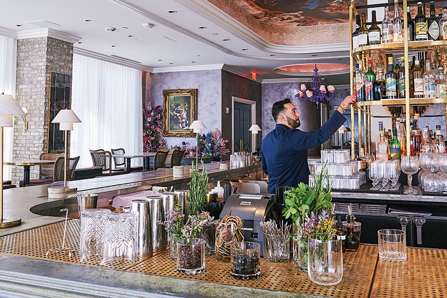 Discover the best bar decor ideas from USA bars to steal