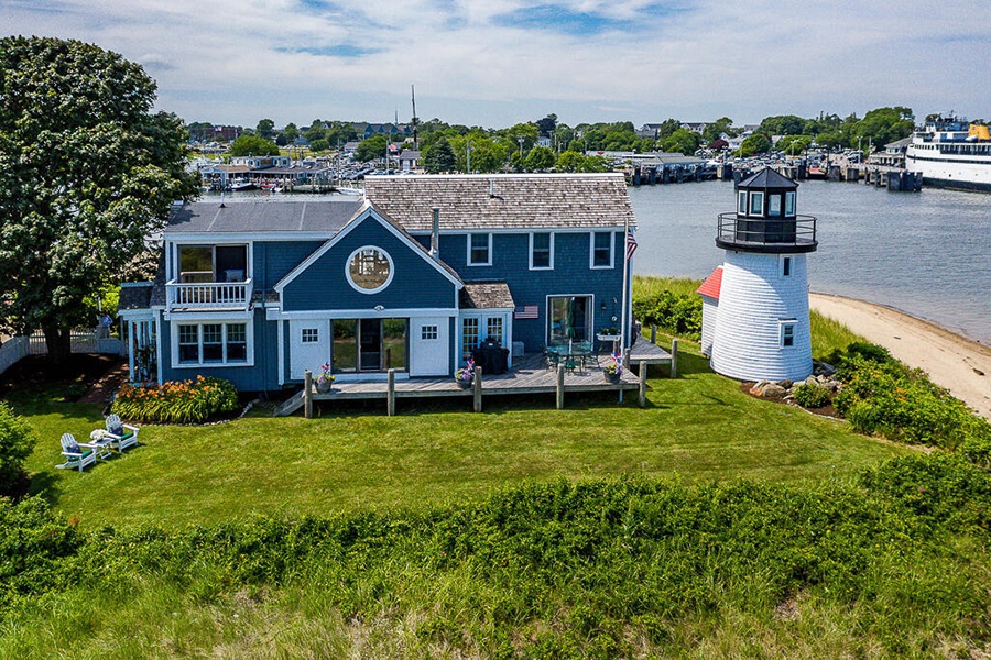 A Hyannis Home With Its Own Lighthouse